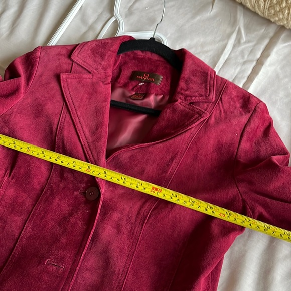 Danier suede blazer. No pockets - Picture 13 of 16